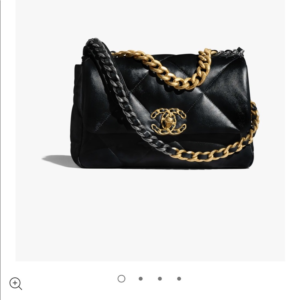 Brand New CHANEL 19 Handbag medium
